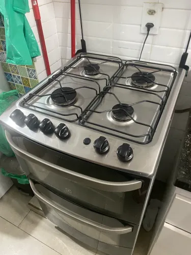 ? Fogão de Piso 4 Bocas com Grill