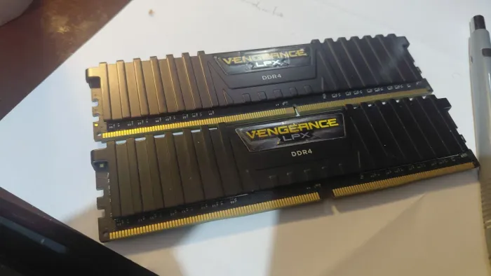 Memoria ram ddr4 2x 8gb (16 gb) Corsair