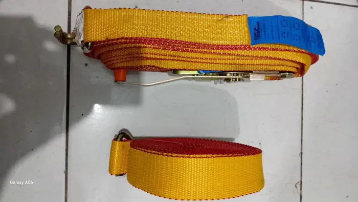 Vendo Catraca + Cinta de 9,5m (suporta até 2T) + Rebicho de 30cm, retirada no local ...