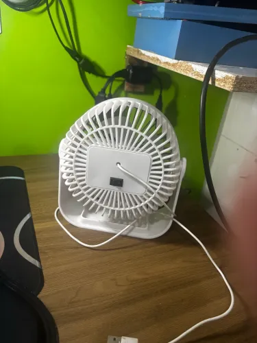 Mini Ventilador de Mesa USB - Silencioso e Prático