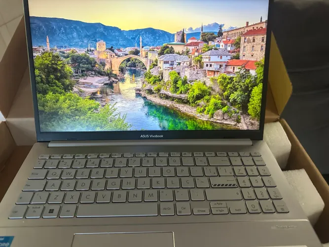 Vendo Notebook ASUS Vivobook Go 15