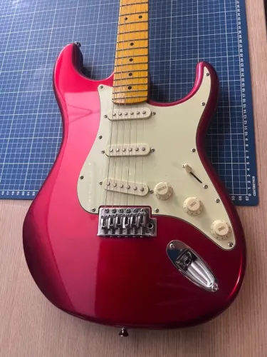Tagima TG-530 Woodstock Stratocaster Metallic Red + Bag