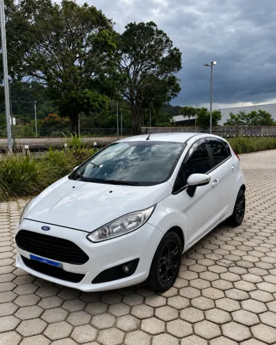 Ford Fiesta Titanium 1.6 16V Flex Mec. 2014