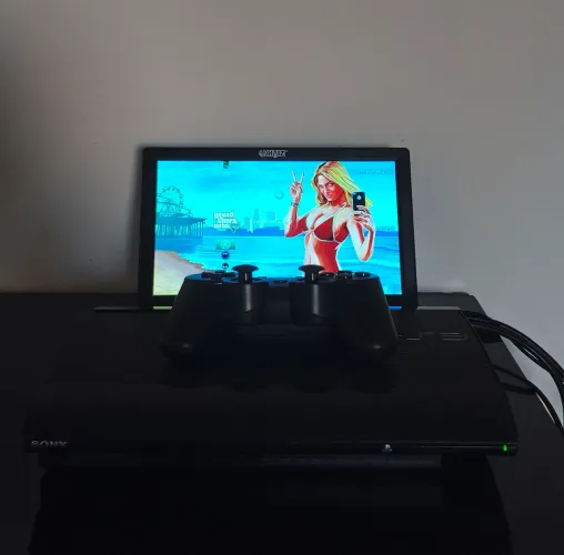 PS3 Super Slim com muitos jogos