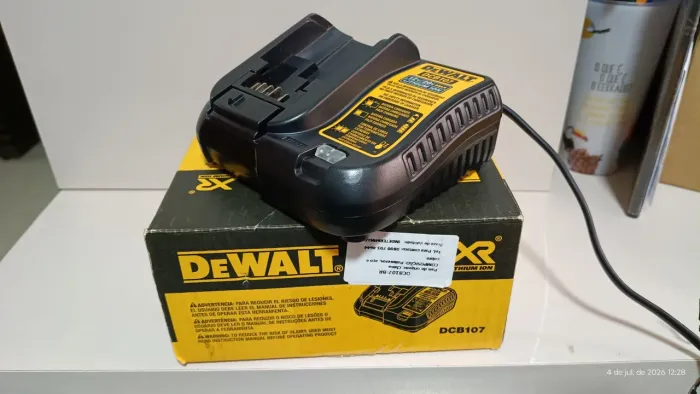 Dewalt, Carregador 20 volts, Novo, sem uso.
