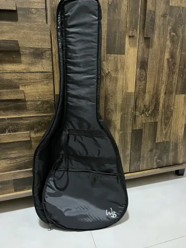 Capa para violão com acochamento