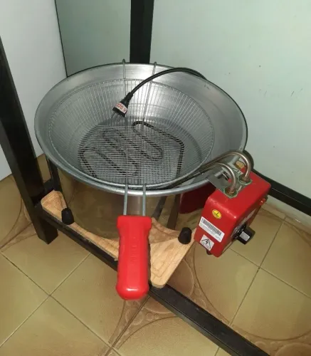 Fritadeira elétrica malta 7 litros com o tacho