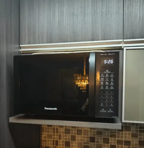 Vendo Micro-ondas Panasonic 34L Black Glass 127v NN-ST66NBRU (Semi novo, 3 meses de uso))
