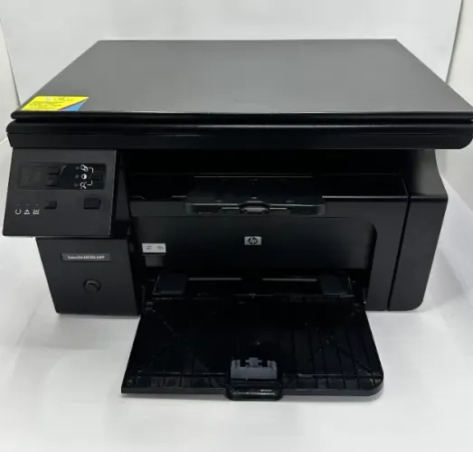 Impressora multifuncional a laser HP M1132 pouco usada com um toner novo e garantia