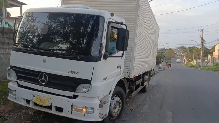 Vende -se caminhao valor RS180MIL
