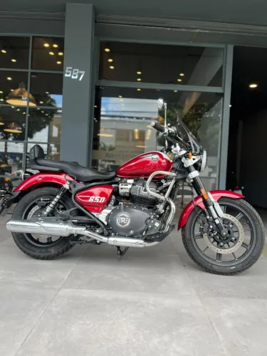 ROYAL ENFIELD SUPER METEOR 650 CELESTIAL RED 2025 + ACESSORIOS (IPVA 26 + TRANSFERÊNCIA)