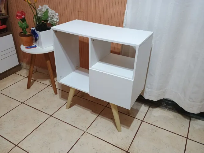 Rack pequeno para sala ou copa usado 