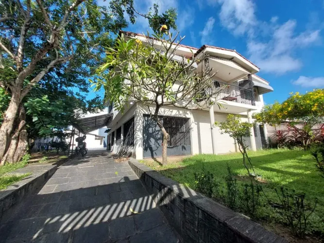 Casa 7 quartosQ (1 suíteS) para para aluguel em Campo Grande - Recife |
