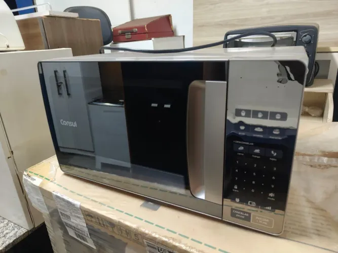 MICROONDAS CÔNSUL 31 LITROS FUNCIONANDO PERFEITAMENTE SEMI NOVO COM 90 DIAS DE GARANTIA