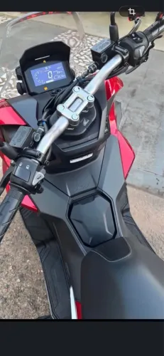 Vendo moto Honda ADV com pouco uso