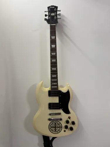 GUITARRA SG