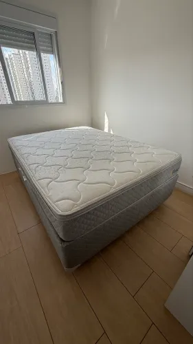 Cama box seminova perfeito estado!