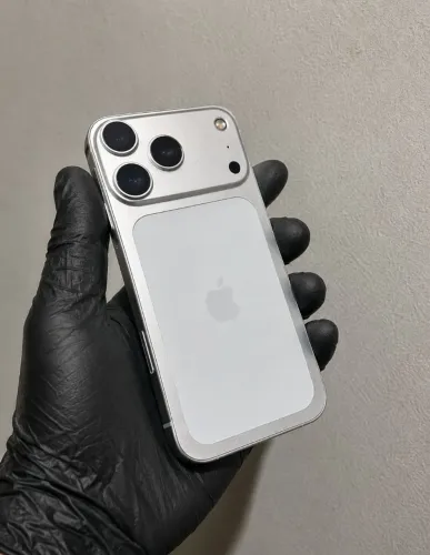 VENDO IPHONE XR SABOR 17 PRO ?