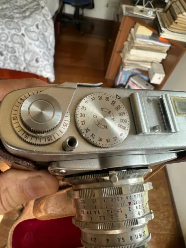 Máquina fotográfica antiga ALTIX alemã 