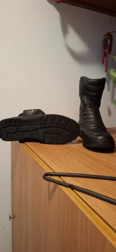 Bota de couro para moto marca TH 3