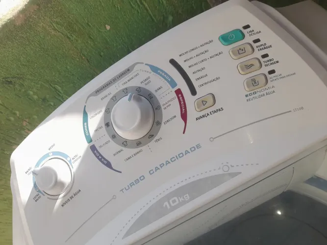 SUPER CONSERVADA..VENDO MAQUINA ELETROLUX 10K FUNCIONANDO PERFEITAMENTE
