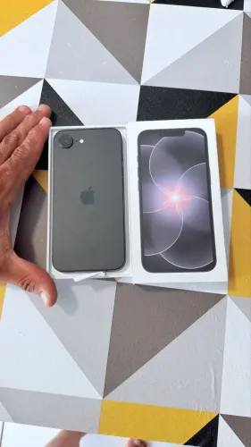 iPhone 17E - 256gb 2 meses de uso