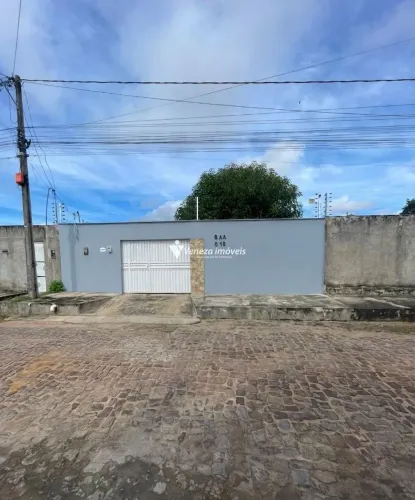 Casa à venda no Torquato Neto IV entrada de R$ 180 mil