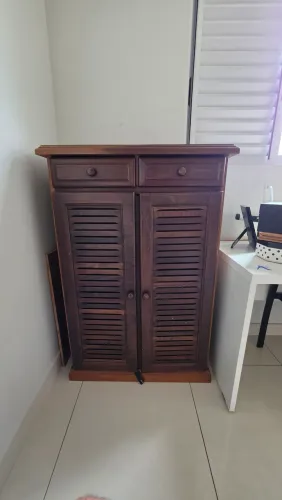 Sapateira Madeira Clássica 