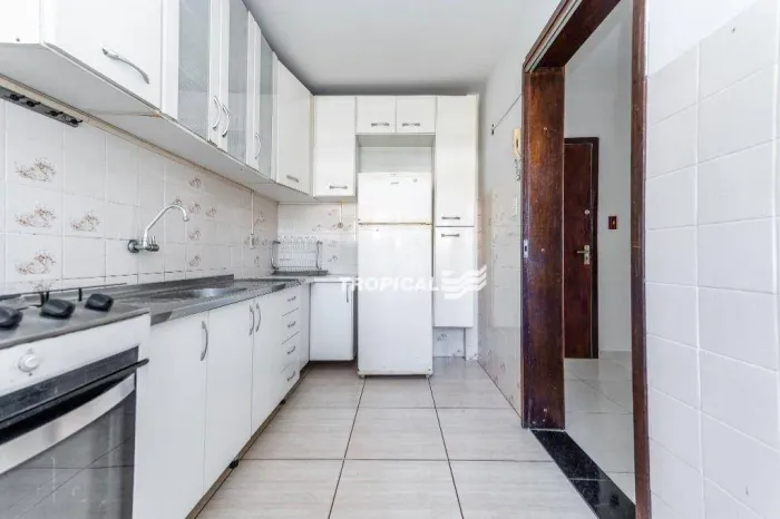 Apartamento com 3 dormitórios para alugar, 71 m² por R$ 1.600/mês - Velha - Blumenau/SC