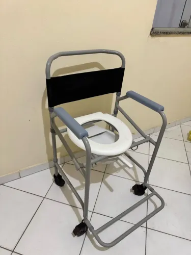 Cadeira de banho higiênica