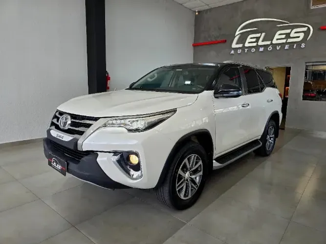 Toyota Hilux SW4 SRX 4X4 2.8 TDI 16V Dies. Aut. 2016