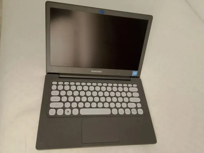 Notebook Samsung Dual Core 4GB 64GB SSD Tela Full HD 13.3 - Windows 10