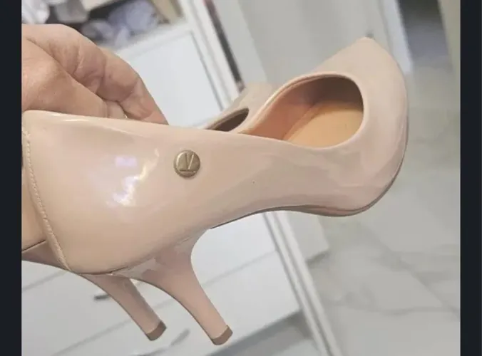 Sapatos SEMI NOVOS APENAS DESPAEGO