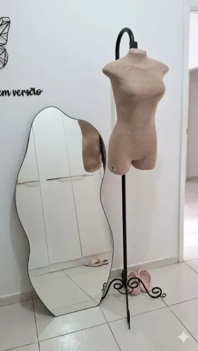 Espelho orgânico + manequim vintage