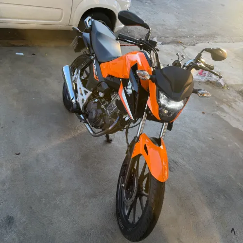Titan 160 laranja ano 2025