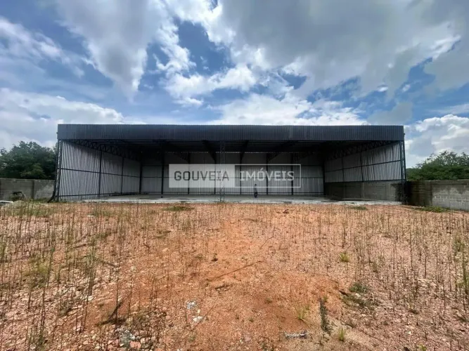 Barracão com 630 m² construídos, terreno de 1.400 m², aluguel de R$ 11.900 + Taxas - Umbar