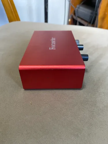 Interface de áudio Focusrite Scarlett solo 3th gen 