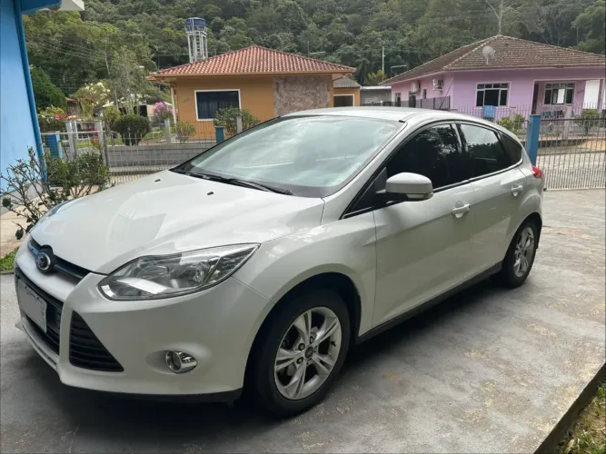 Ford Focus 1.6 S/se/se Plus Flex 8v/16v 5P 2014