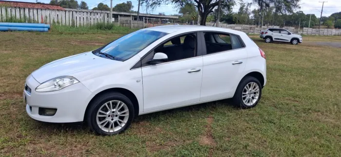 Fiat Bravo Essence 1.8 Flex 16V 5P 2013