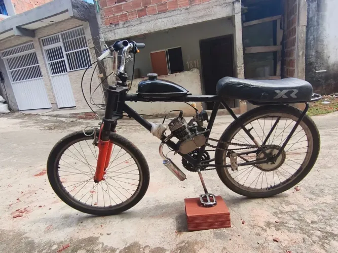 Bike motorizada bem conservada