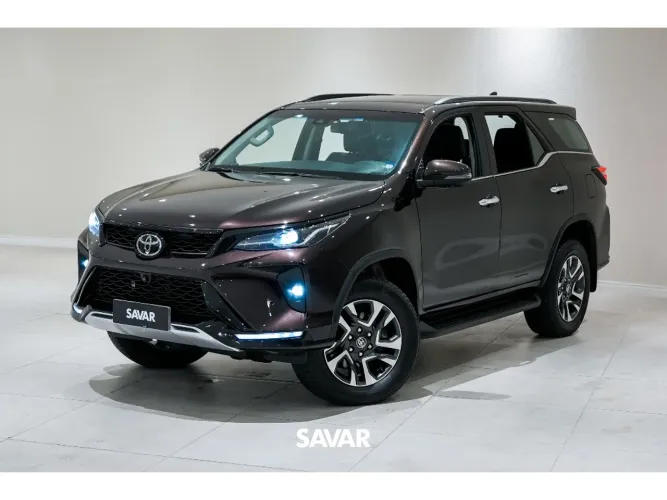 Toyota Hilux SW4 SRX Plat. 4X4 2.8 TB Die. Aut. 2024
