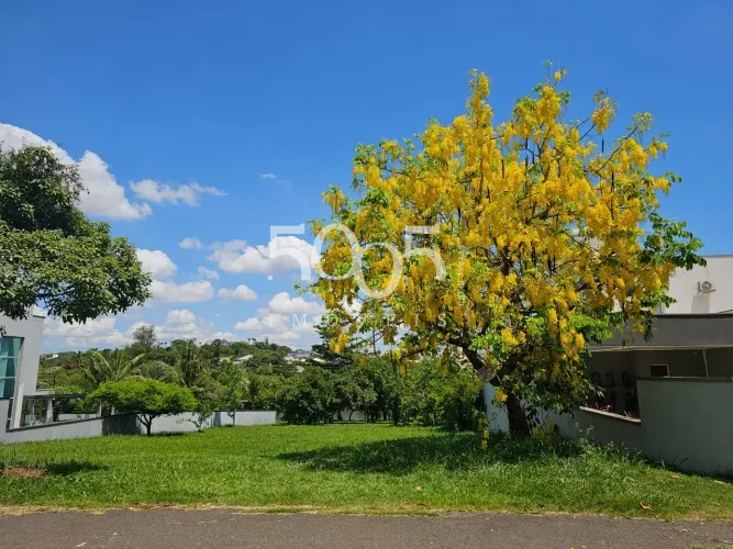 Terreno à venda no Condomínio Palmeiras Imperiais em Salto com 1.000m²