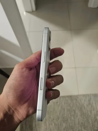 iPhone 16 semi novo