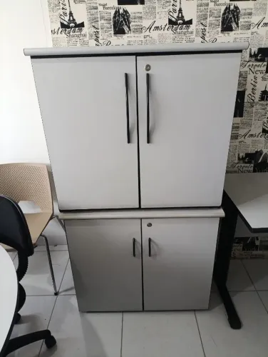 Armário Baixo - Usado - Com detalhes.