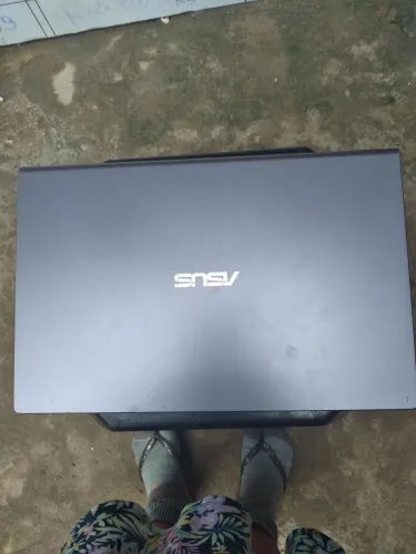 Vende-se notebook sem novo ,com carregador original. 