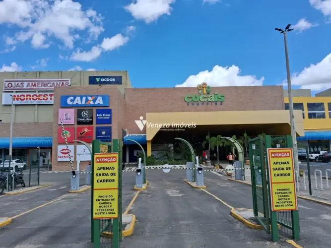Loja Comercial Shopping Cocais para aluguel