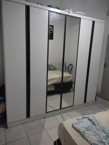 Vende-se guarda-roupa de casal 
