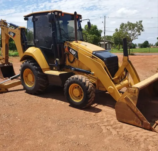Retroescavadeira Caterpillar 416F2 17/17 - Parcele