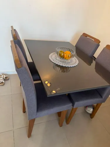 Mesa 4 lugares ( Ótimo estado)