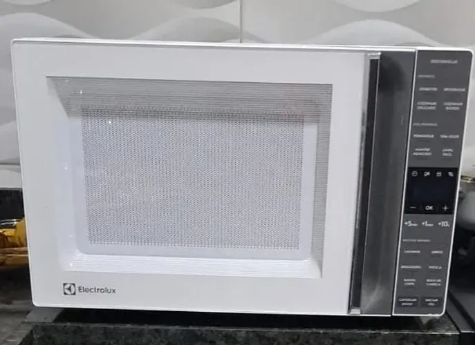 Micro-ondas novo na caixa - 36 litros Eletrolux